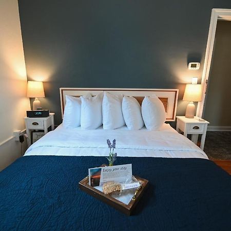 The Lakehouse Inn Geneva Bagian luar foto